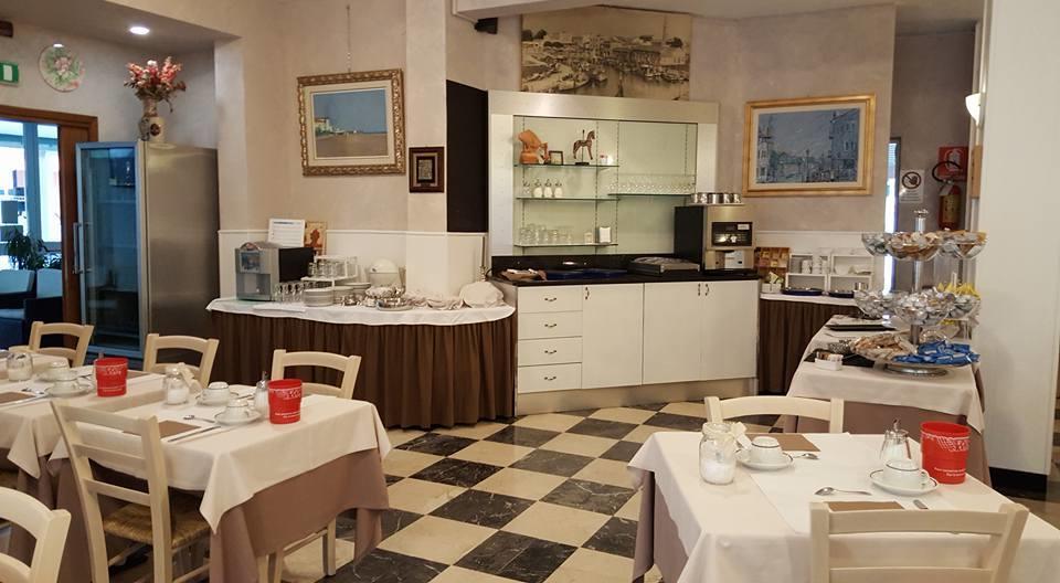Hotel Marietta Caorle Exterior photo